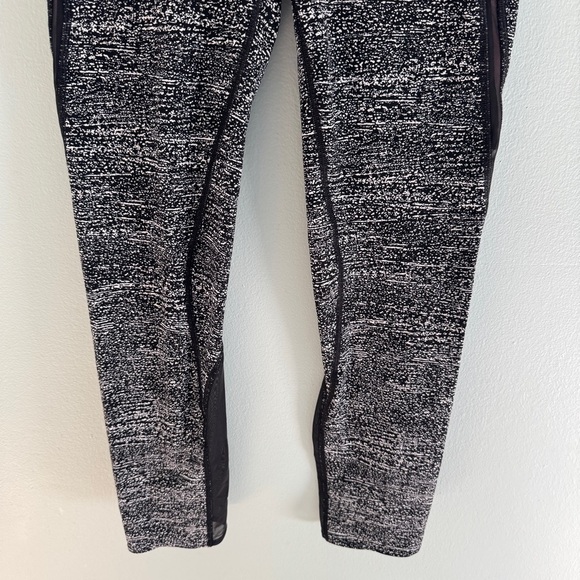 Lululemon Pace Perfect Legging - Picture 7 of 12